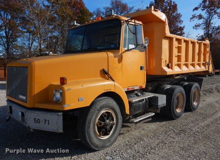 1994 White GMC WG  dump truck - DH8032