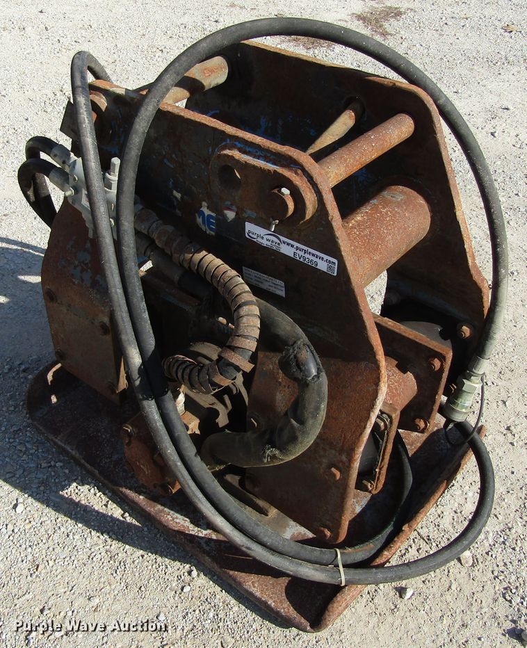 Okada  plate compactor - EV9369