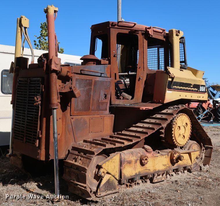 1988 Caterpillar D6H  dozer - HK9745