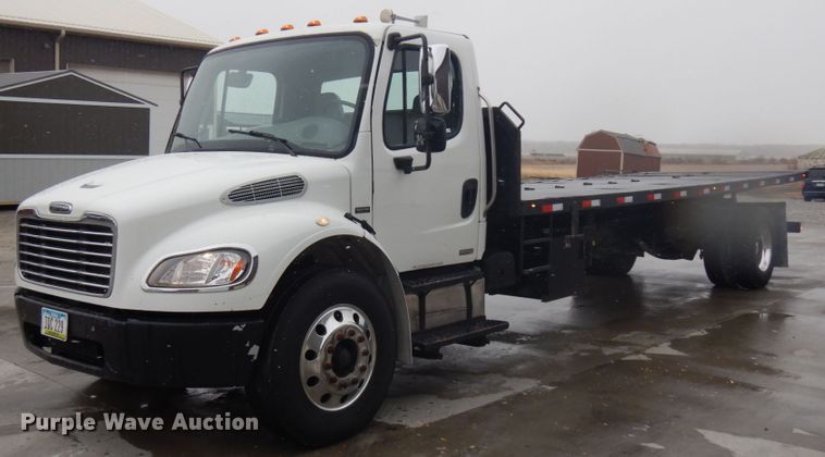 2007 Freightliner Business Class M2  rollback truck - KK9705