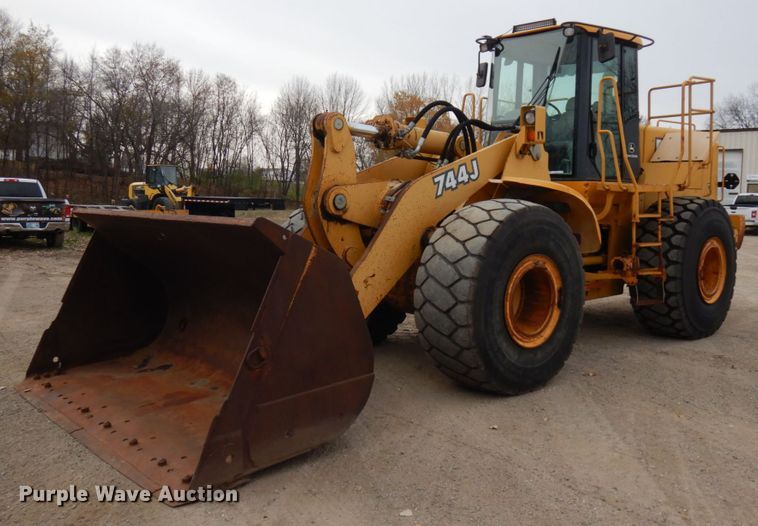 2003 John Deere 744J  wheel loader - KK9711