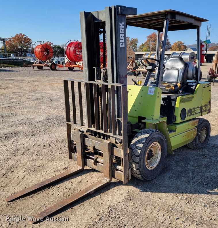 Clark 25E GPX  forklift - JE9307