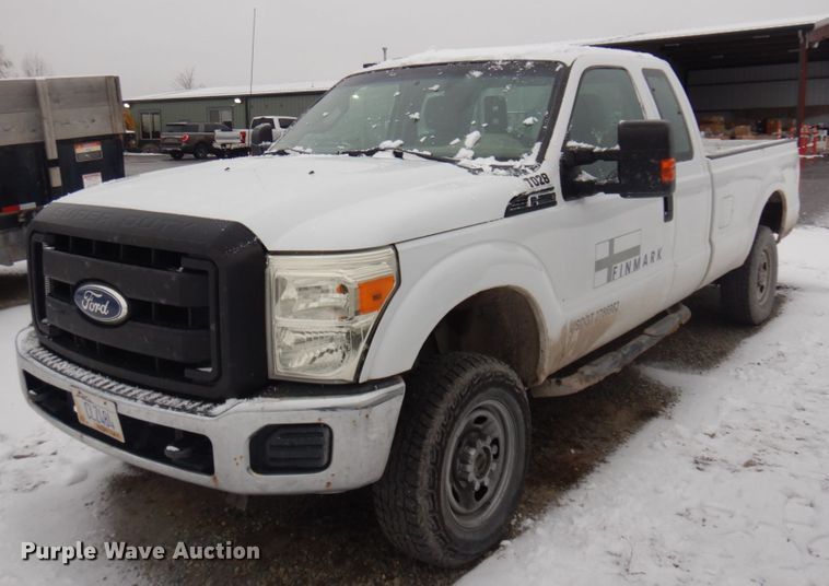 2011 Ford F250 Super Duty  SuperCab pickup truck - JZ9783