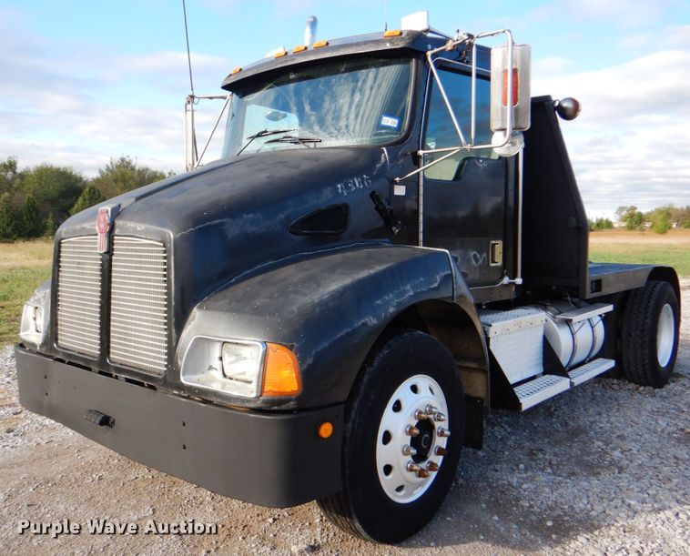 2001 Kenworth T300  semi truck - HT9487