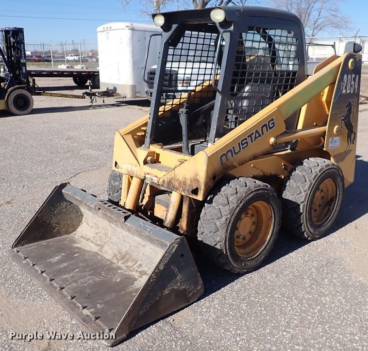 Mustang 2054  skid steer loader - DN2390