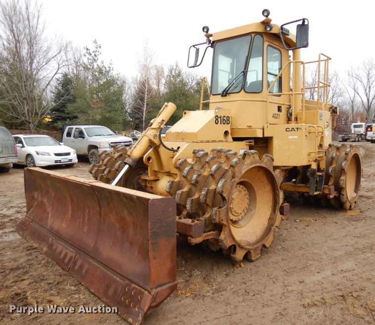 1986 Caterpillar 816B  soil compactor - IO9591