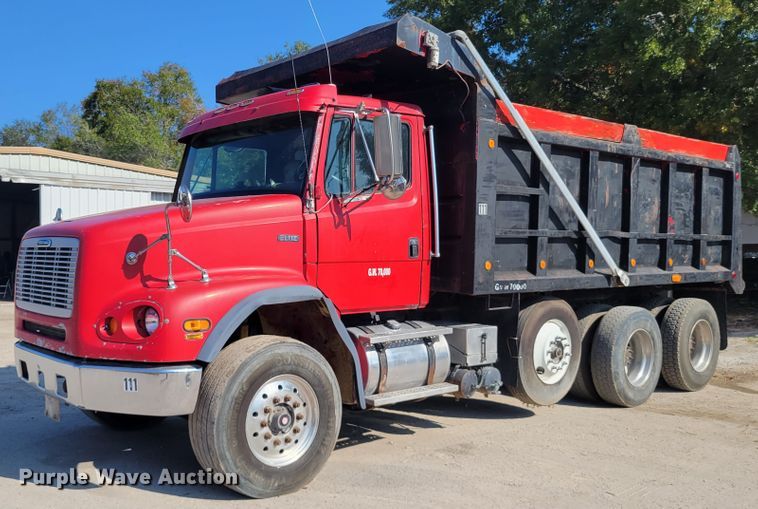 1999 Freightliner FL112  dump truck - IV9717