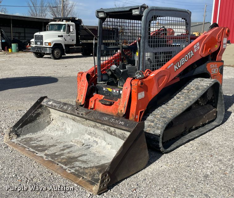 2011 Kubota SVL90  tracked skid steer loader - IX9690