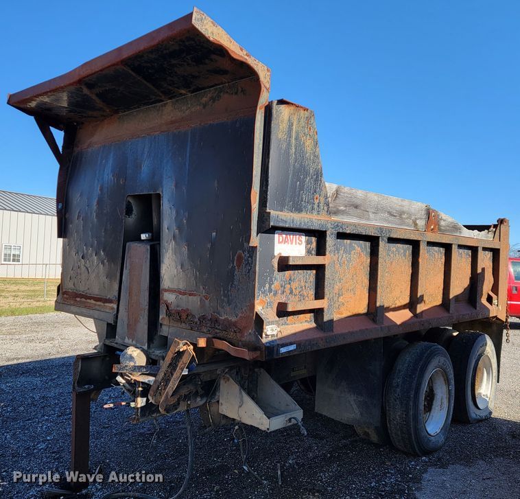 Davis  truck frame with dump bed - JE9216
