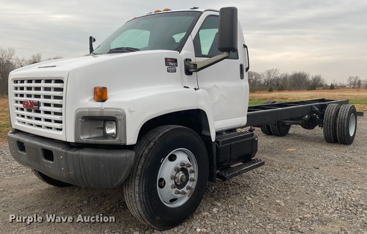 2006 GMC C7500  truck cab and chassis - JN9115