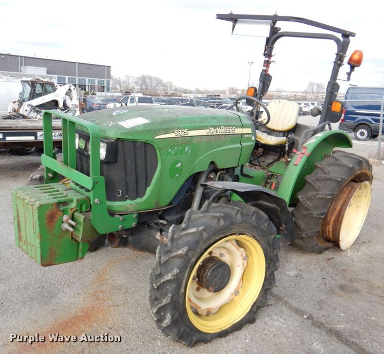 2006 John Deere 5325  MFWD tractor - DN2598