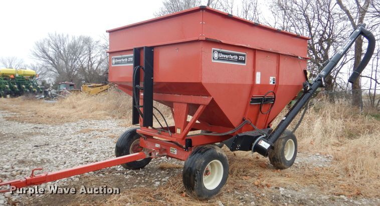 Unverferth GB275  gravity wagon - IH9099
