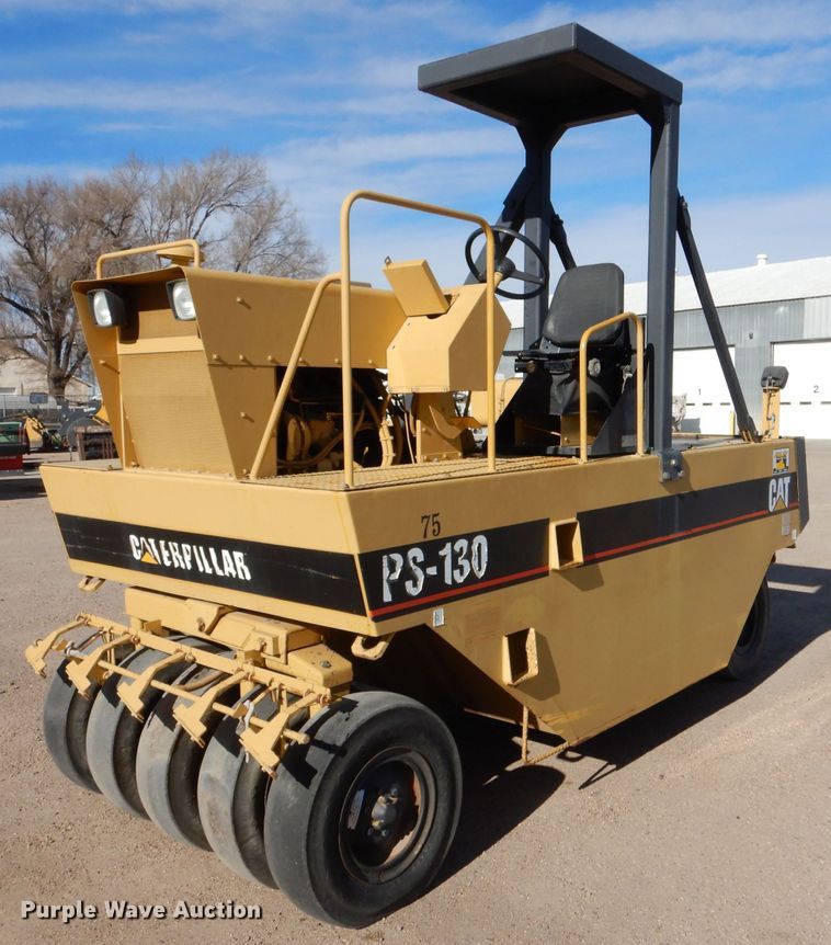 1993 Caterpillar PS-130  pneumatic roller - DK7247