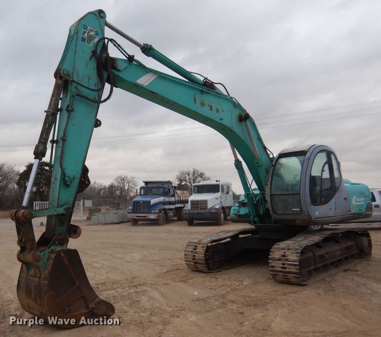 Kobelco SK200  excavator - JJ9866