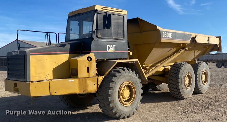 Caterpillar D300E  haul truck - IG9268