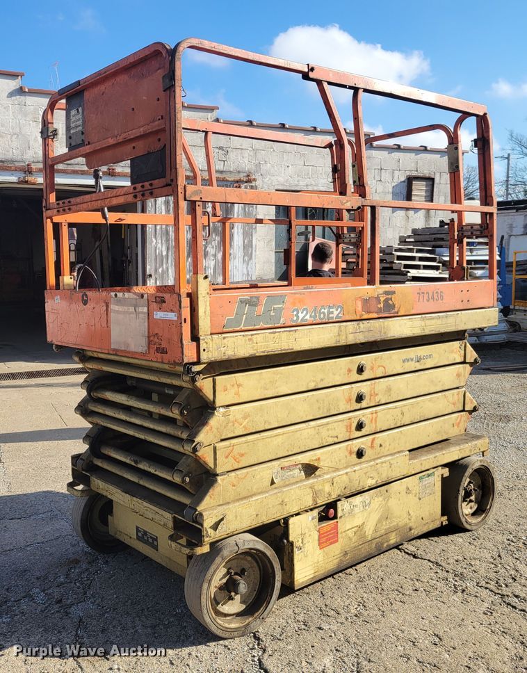 2003 JLG 3246E2  scissor lift - IV9747