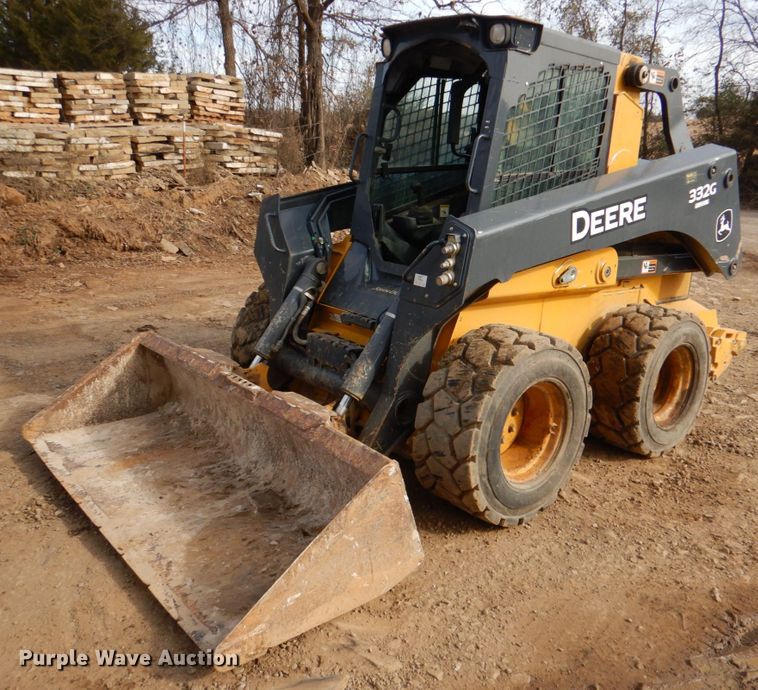 John Deere 332G  skid steer loader - JD9473
