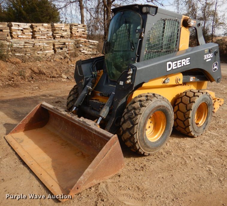 John Deere 332G  skid steer loader - JD9474
