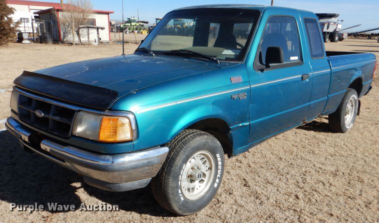 1993 Ford Ranger  SuperCab pickup truck - IE9549