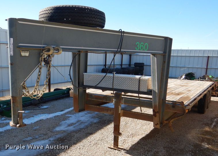 1993 Circle D 24GNFBBT  equipment trailer - HN9785