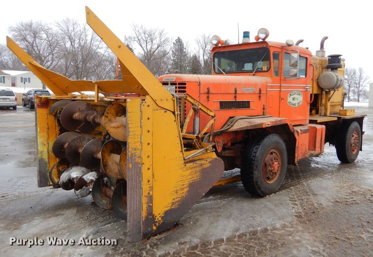 1963 Oshkosh M-4817  snow blower truck - KS9301