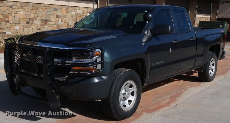 2017 Chevrolet Silverado 1500  Double Cab pickup truck - DK3506
