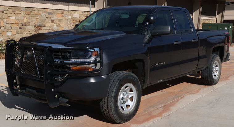 2016 Chevrolet Silverado 1500  Double Cab pickup truck - DK3509