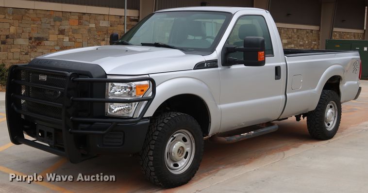 2016 Ford F250 Super Duty  pickup truck - DK3524