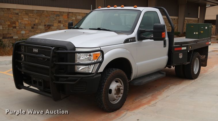 2015 Ford F350 Super Duty  flatbed pickup truck - DK3530