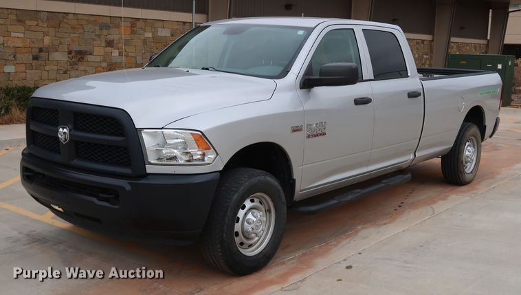 2013 Dodge Ram 2500  Crew Cab pickup truck - DK3532