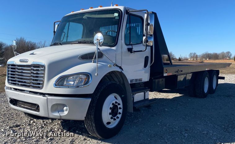 2007 Freightliner M2 106  rollback truck - JN9163