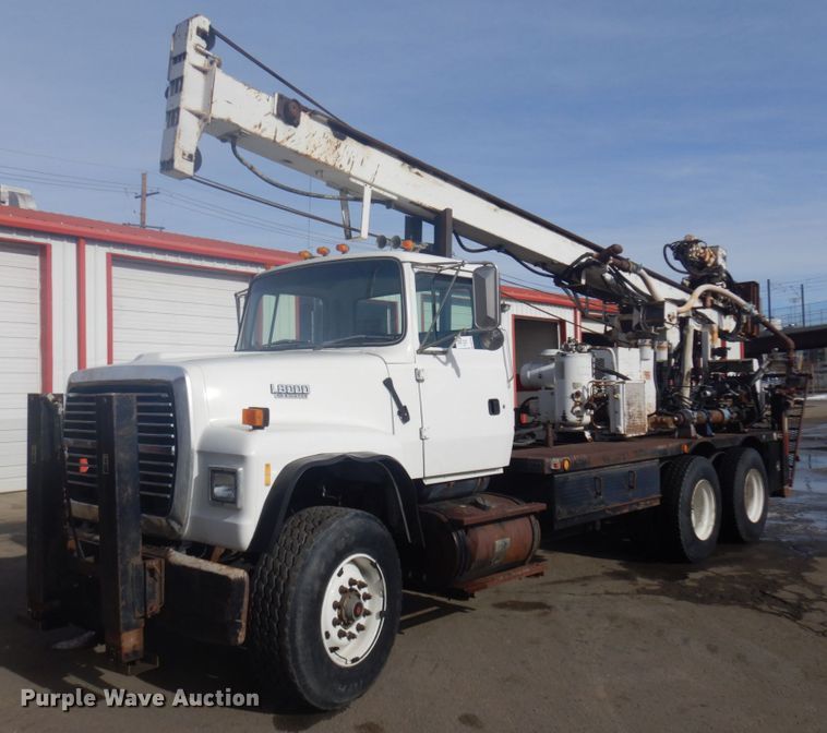 1994 Ford L8000  drilling rig truck - DM5363