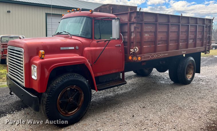 1978 International Loadstar 1700  grain truck - ID9635