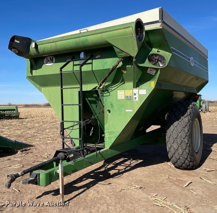 J&M 750  grain cart - IJ9616
