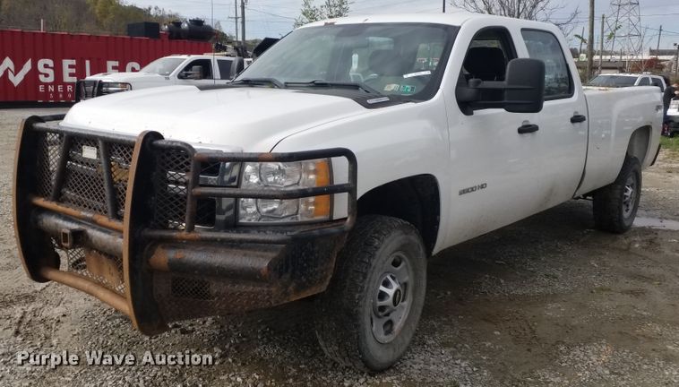 2014 Chevrolet Silverado 2500HD  Crew Cab pickup truck - IK9638