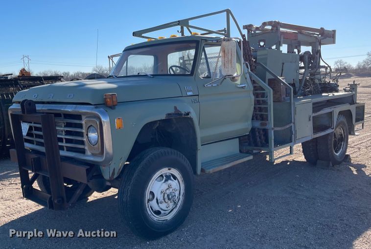 1979 Ford F600  drilling rig truck - IJ9578