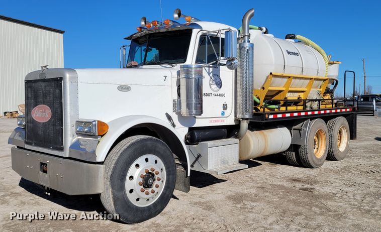 1997 Peterbilt 379  flatbed truck with fluid mixers - DI1189