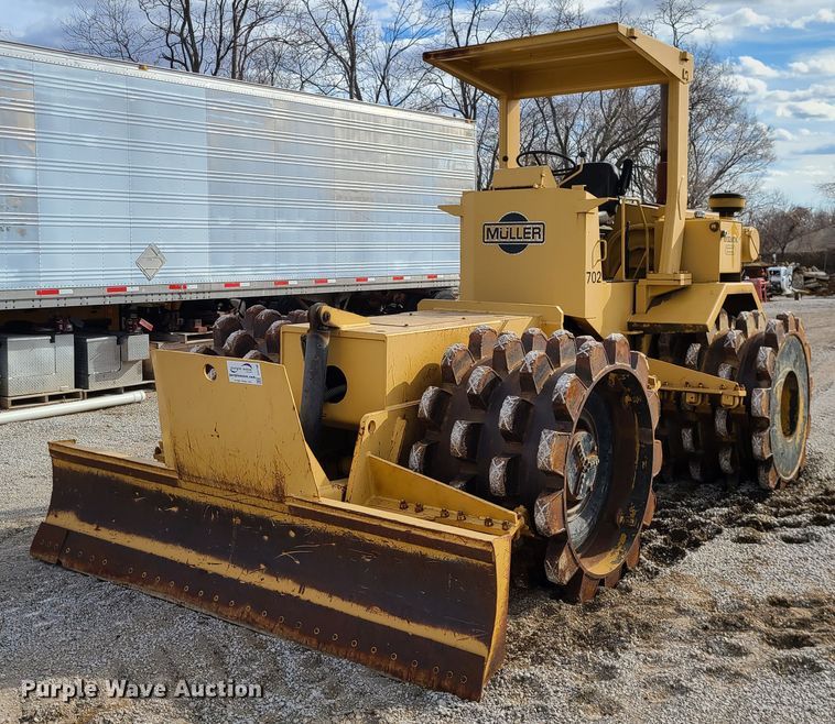 Muller TI18  soil compactor - DJ1706