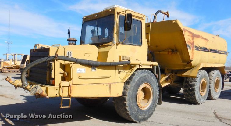 1988 Caterpillar D250B  water wagon - DN1249