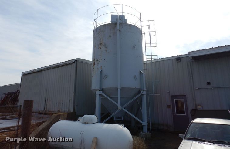 Cement powder silo - IM9794