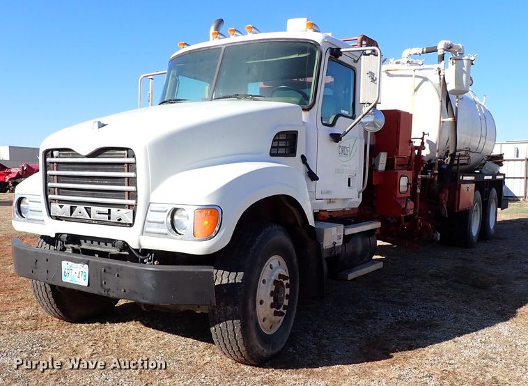 2003 Mack CV713  vacuum truck - JO9703
