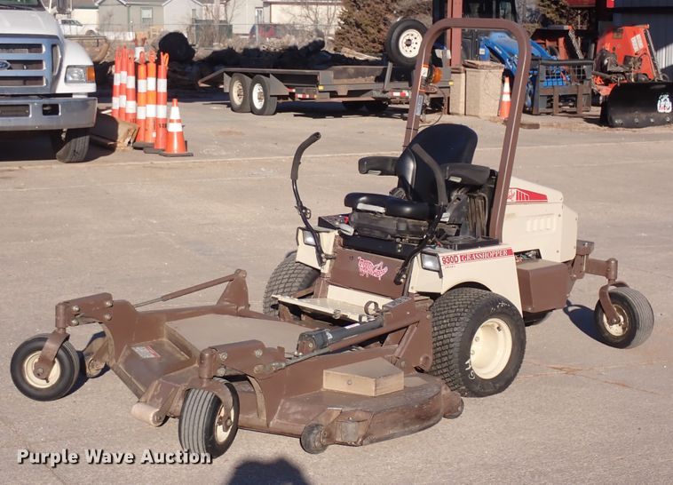 Grasshopper 930D  ZTR lawn mower - IH9604