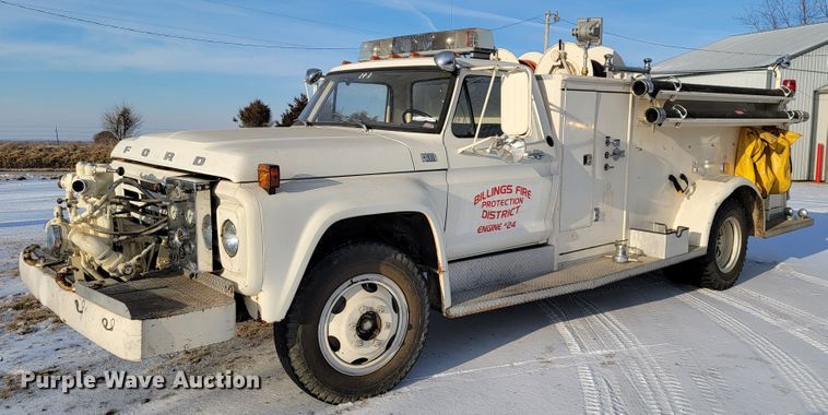 1974 Ford F600  pumper fire truck - JE9911