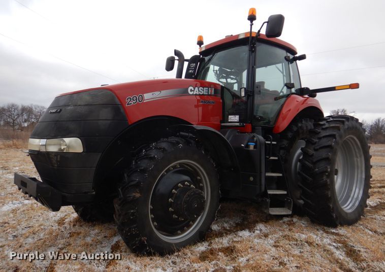 2014 Case IH Magnum 290  MFWD tractor - DH8203