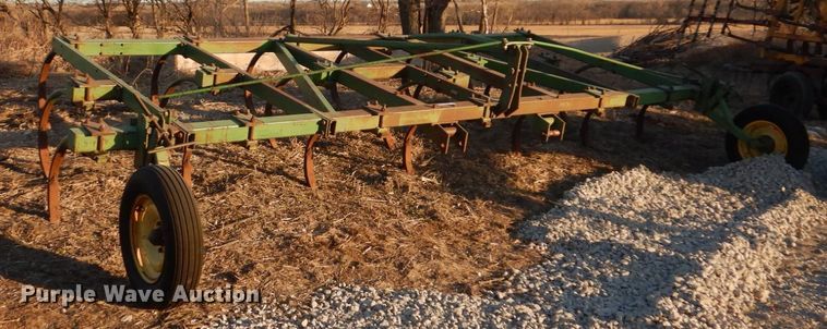 John Deere 1600  chisel - JJ9324