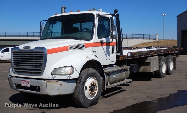 2007 Freightliner Business Class M2 112  rollback truck - DR1129