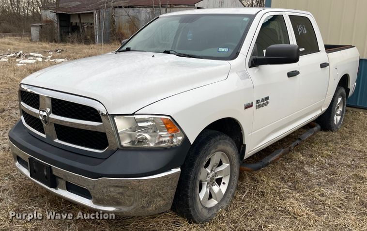 2014 Dodge Ram 1500  Crew Cab pickup truck - FV9257