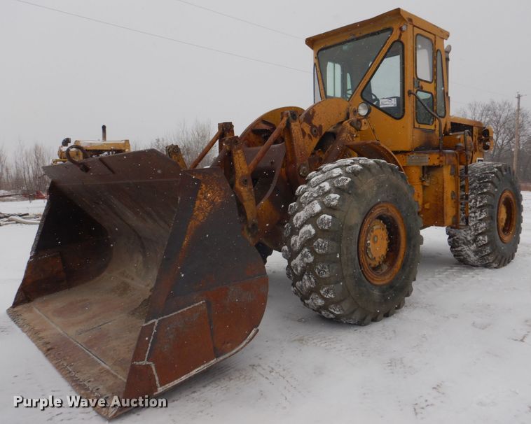 1972 Caterpillar 966C  wheel loader - DH8205