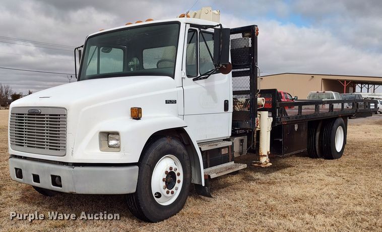 1995 Freightliner FL70  crane truck - JO9694