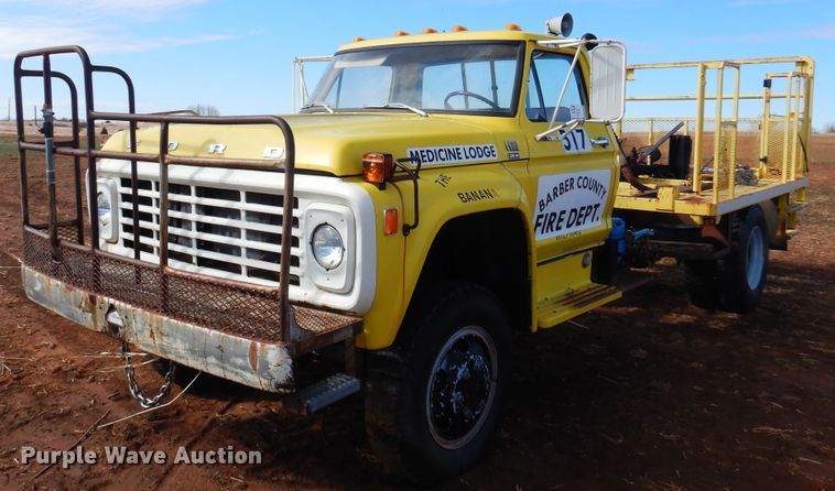 1979 Ford F600  flatbed truck - DK4410